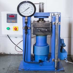 Hydraulic-Press-for-Rubber-Sampling